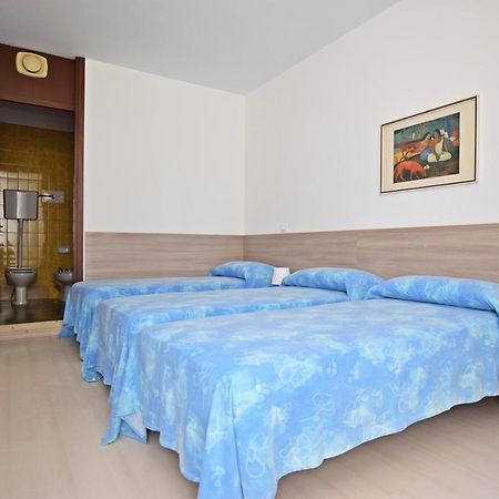 Condominio Luna 1 Lignano Sabbiadoro Exteriör bild