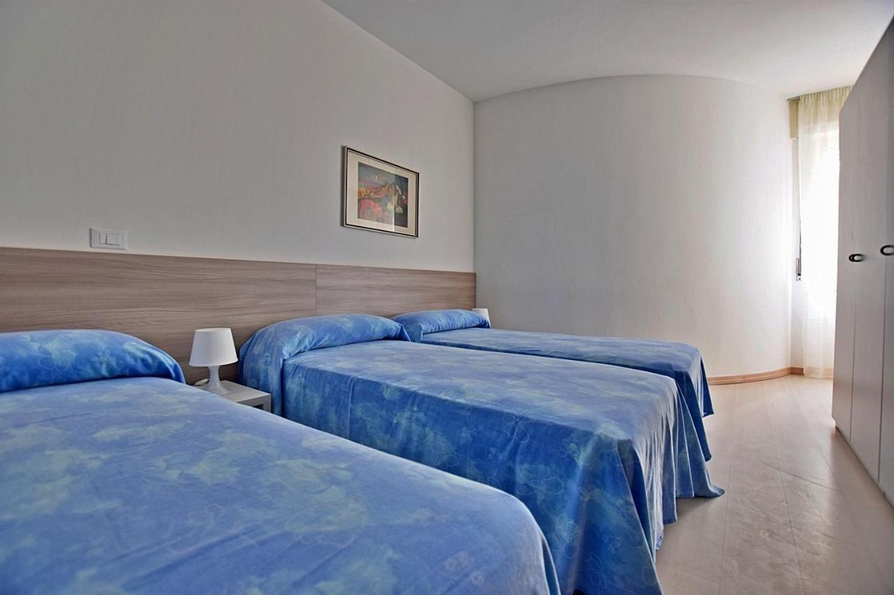Condominio Luna 1 Lignano Sabbiadoro Exteriör bild